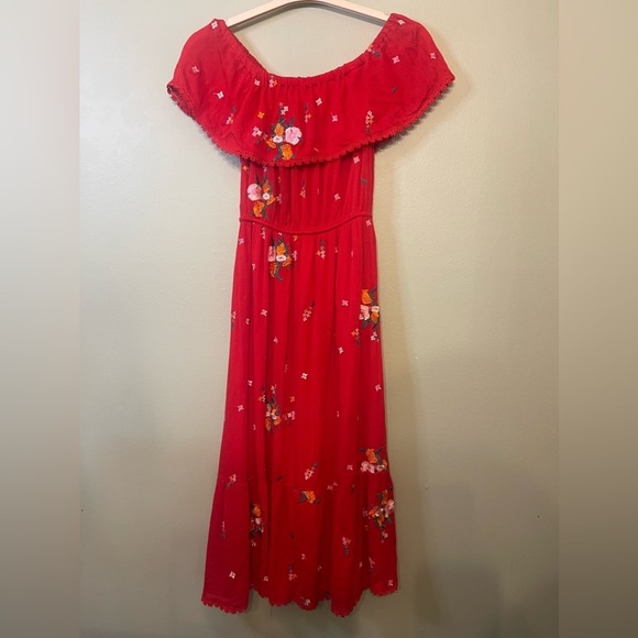 Small Red Floral Embroidered Lost + Wander Off the Shoulder Midi Dress - Picture 7 of 8